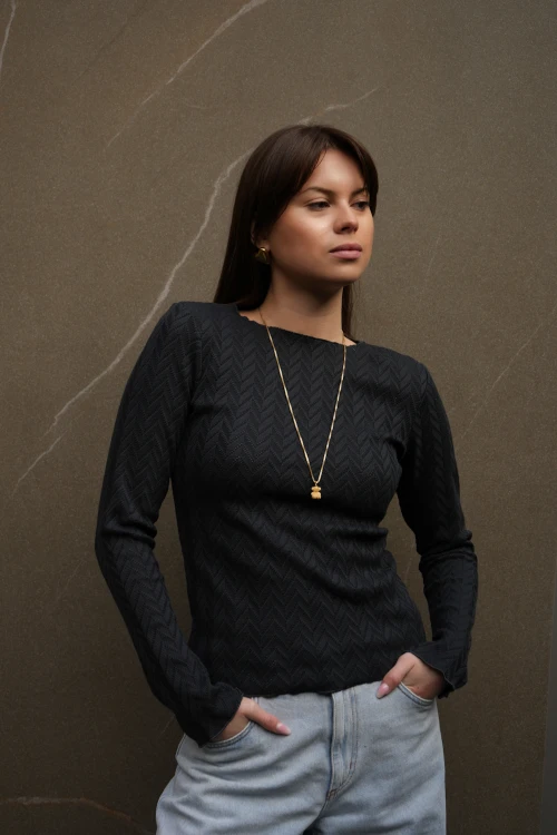 longsleeve czarny, bawełniany, wzór w jodełkę