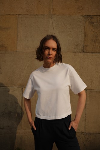 pudełkowy t-shirt, off-white, ecru, kremowy, krótki szeroki rękaw, bawełna