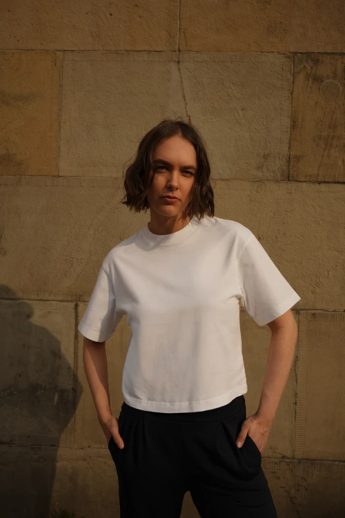 pudełkowy t-shirt, off-white, ecru, kremowy, krótki szeroki rękaw, bawełna