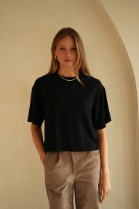 T-shirt Paula black cotton